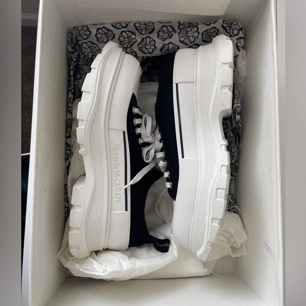 Alexander Mcqueen Sneakers Women’s EU 40 US 8.5 Black White Platform W/ Box $650
